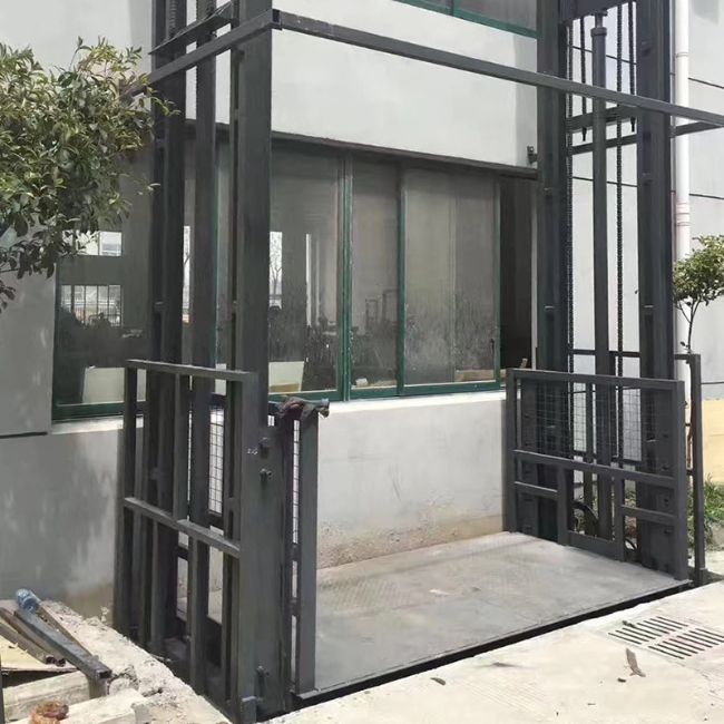 雷鸣镇5吨室外升降货梯